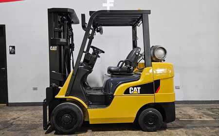 Propane Forklifts 2015  CAT Lift Trucks 2C6000 (1)