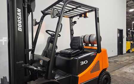 Carretilla elevadora GLP 2014  Doosan G30P-5 (7)