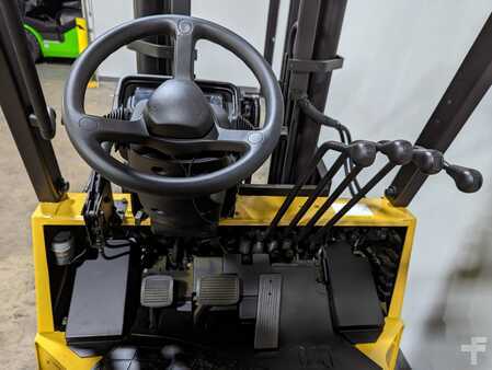 Chariot élévateur gaz 2019  CAT Lift Trucks GC35K (11)