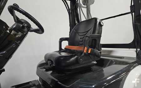 Diesel Forklifts 2016  Unicarriers PFD100 (7)