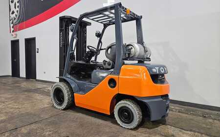 Propane Forklifts 2015  Toyota 8FGU25 (2)