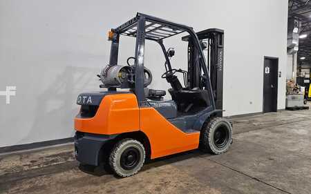 Propane Forklifts 2015  Toyota 8FGU25 (3)