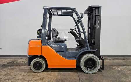 Propane Forklifts 2015  Toyota 8FGU25 (4)