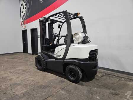 Propane Forklifts 2012  Crown C5 (3)