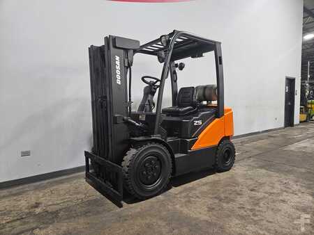 Doosan G25N-7