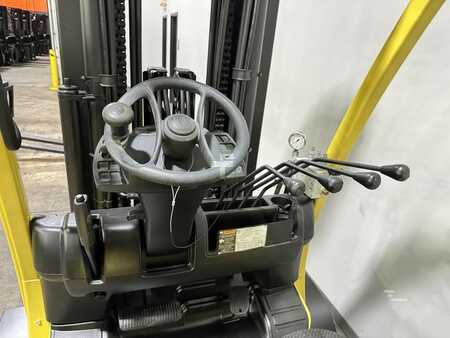 Propane Forklifts 2016  Hyster S100FTBCS (9)