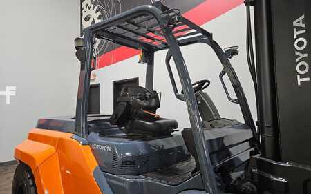 Diesel Forklifts 2017  Toyota 8FD80U (7)