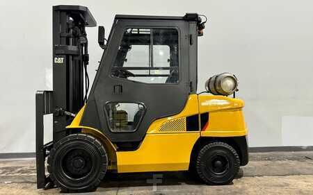 Propane Forklifts - CAT Lift Trucks GP35N (1)