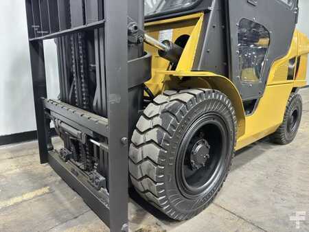 Miscelaneo 2016  CAT Lift Trucks GP35N (10)