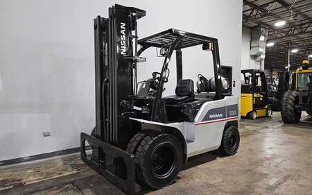 Propane Forklifts 2013  Nissan PF100 (6)