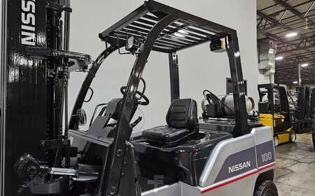 Propane Forklifts 2013  Nissan PF100 (7)