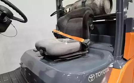 Propane Forklifts 2014  Toyota 8FGC35U-BCS (10)