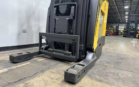 Reach Trucks 2018  Yale NR045EB (8)