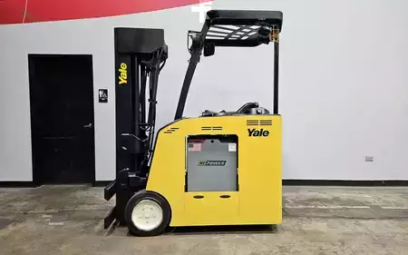Reach Trucks 2017  Yale ESC040AD (1)