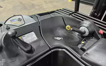 Reach Trucks 2017  Yale ESC040AD (12)