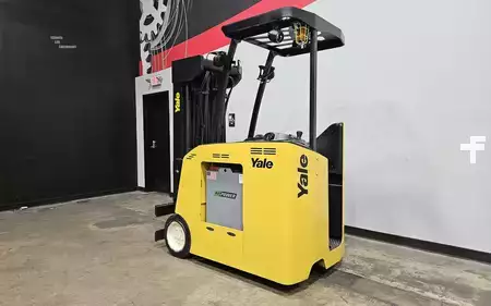 Reach Trucks 2017  Yale ESC040AD (2)