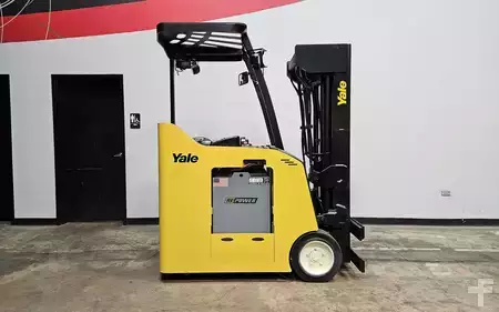 Reach Trucks 2017  Yale ESC040AD (5)