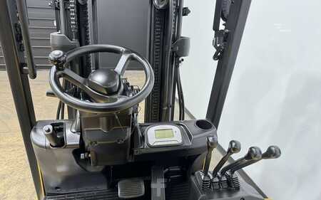 4 Wheels 2016  CAT Lift Trucks EC25N (10)