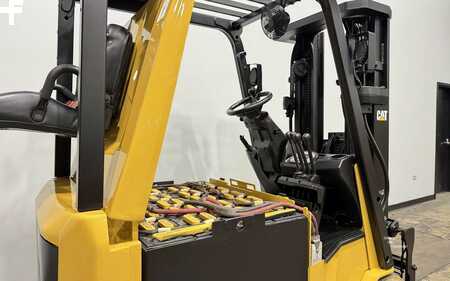 4 Wheels 2016  CAT Lift Trucks EC25N (13)