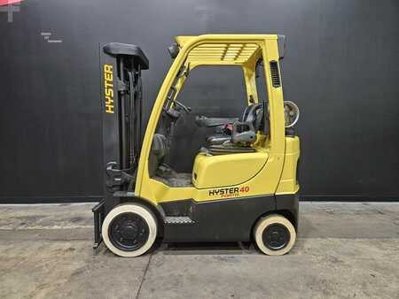 Propane Forklifts 2017  Hyster S40FT (1)