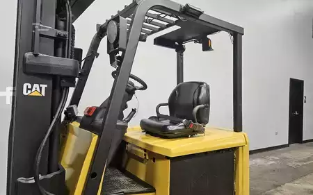 4-Wheel Electric 2016  CAT Lift Trucks EC25N (9)