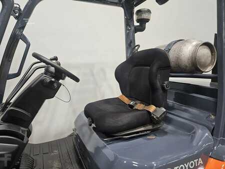 Other 2014  Toyota 8FGC35U (8)