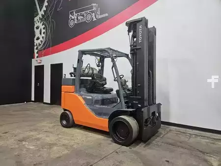 Montacargas GLP 2016  Toyota 8FGC55U (5)