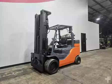 Montacargas GLP 2016  Toyota 8FGC55U (6)