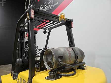 Propane Forklifts 2016  Yale GLP070VX (16)