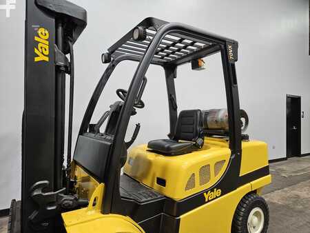Propane Forklifts 2016  Yale GLP070VX (8)