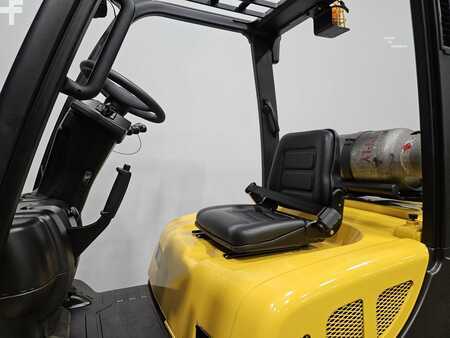 Propane Forklifts 2016  Yale GLP070VX (9)