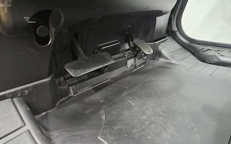Diesel Forklifts 2011  Yale GDP155VX (12)