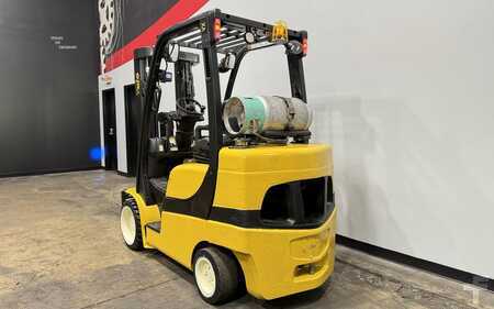 Propane Forklifts 2017  Yale GLC070VX (2)