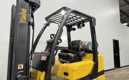 Propane Forklifts 2017  Yale GLC070VX (7)