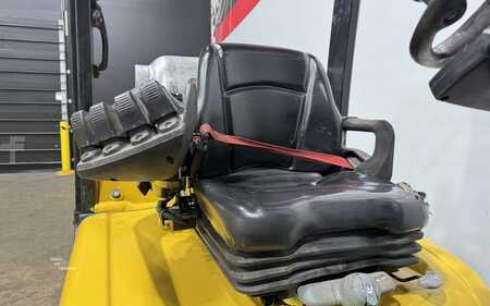 Propane Forklifts 2017  Yale GLC070VX (8)