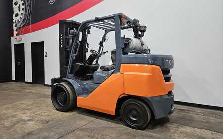 Propane Forklifts 2017  Toyota 8FGC70U (2)