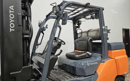 Propane Forklifts 2017  Toyota 8FGC70U (9)