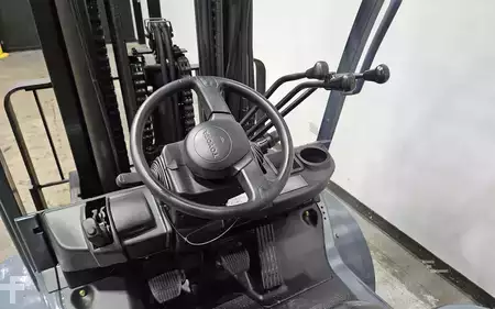 Montacargas GLP 2015  Toyota 8FGC45U-BCS (12)