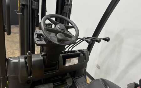 Propane Forklifts 2019  Yale GLP050VX (11)