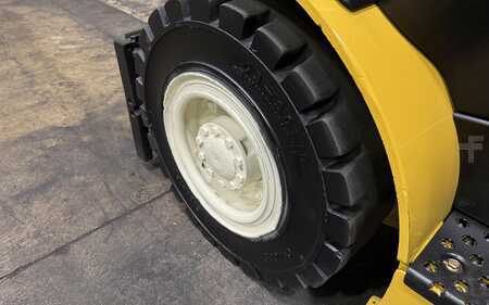 Propane Forklifts 2019  Yale GLP050VX (15)