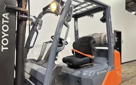 Carretilla elevadora GLP 2008  Toyota 8FGCU32 (7)