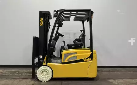 Montacargas Eléctrico (4 ruedas) 2020  Yale ERP035VT (1)