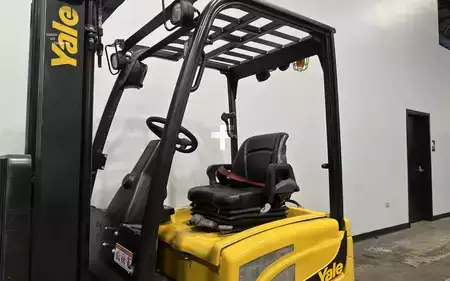 Montacargas Eléctrico (4 ruedas) 2020  Yale ERP035VT (6)