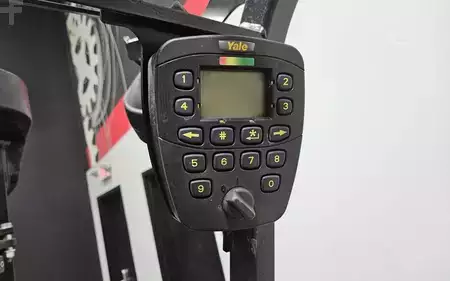 Montacargas Eléctrico (4 ruedas) 2020  Yale ERP035VT (13)