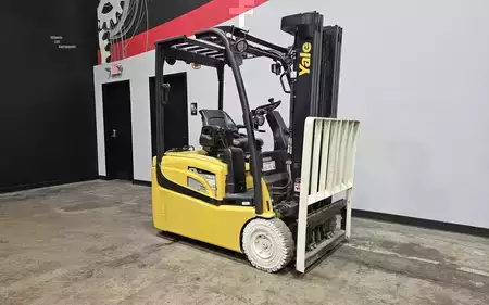 Montacargas Eléctrico (4 ruedas) 2020  Yale ERP035VT (6)