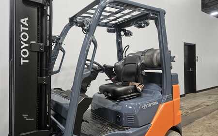 Carretilla elevadora GLP 2022  Toyota 8FGCU25 (9)