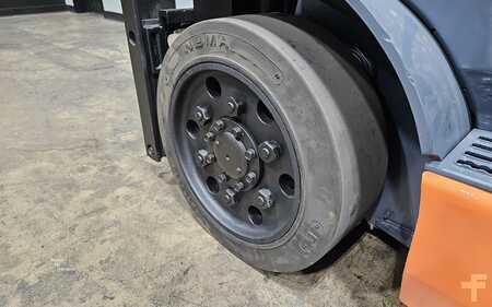 Carretilla elevadora GLP 2016  Toyota 8FGCU25 (19)