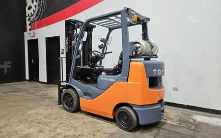 Carretilla elevadora GLP 2016  Toyota 8FGCU25 (2)