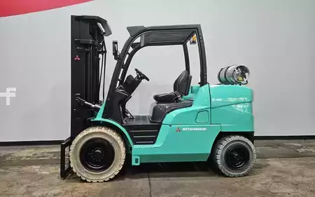 Propane Forklifts 2015  Mitsubishi FG50CN (1)