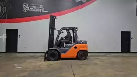 Diesel Forklifts 2019  Toyota 8FD40U (21)